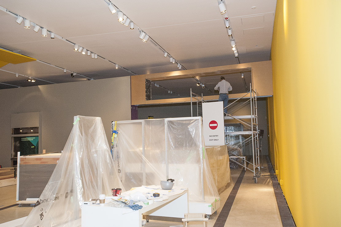 Installing Forbidden City Exhibition at the ROM